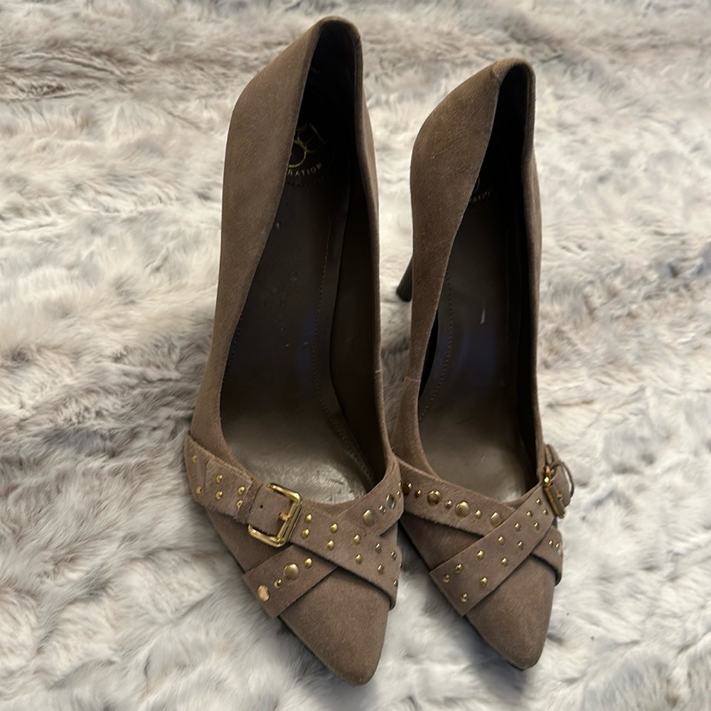 BCBG 4 inch heel never worn